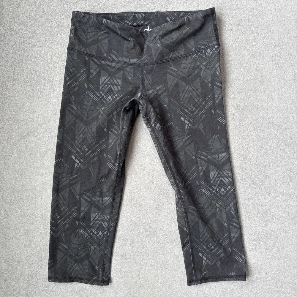 ALO Leggings Womens Small Black Green Geometric Cropped Capri Stretch Yoga Sport